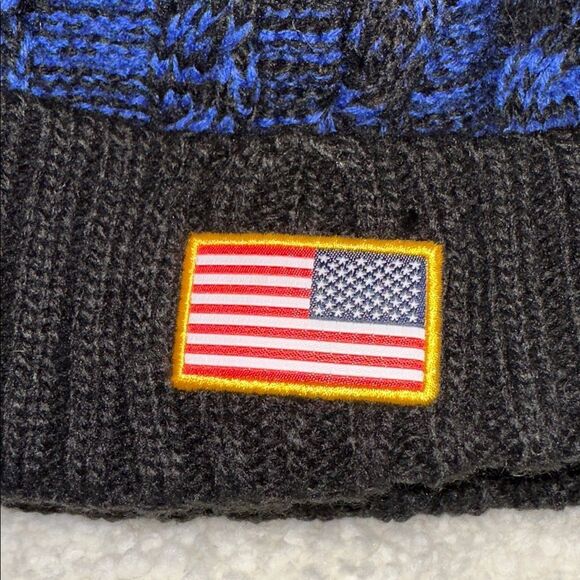 NFL OS Women’s Black Blue Buffalo Bills Cable Knit Cuffed Fleece Pom Pom Hat main image 4